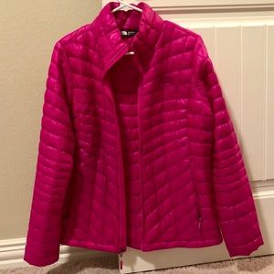 Women’s Med North Face Thermoball jacket